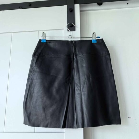 Club Monaco Vegan Leather Mini Skirt – Size 00 - Picture 3 of 7